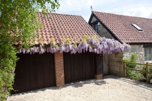 Double Garage - click for photo gallery